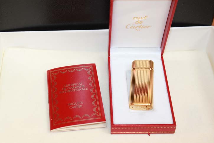 Cartier Feuerzeug in vergoldet mit Faden Guilloche Muster - mit OVP & Papieren