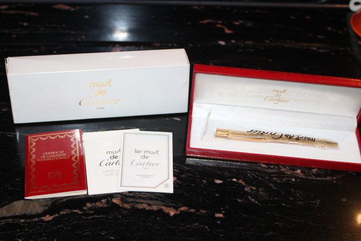 Cartier Kugelschreiber Stylo Bille Must II Godron in vergoldet Neu in OVP