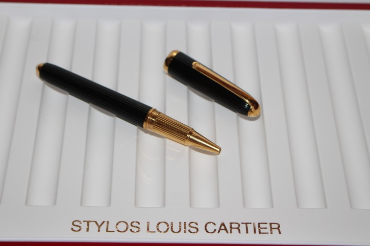 Cartier Louis Stylo Bille Roller Ball Ball Pen in Edelharz Schwarz und Gold