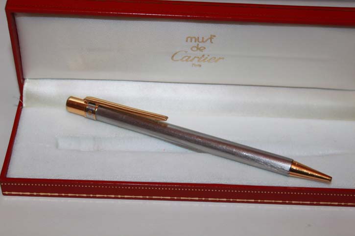 Cartier Stylo Santos Kugelschreiber in silbern satiniert mit Schrauben