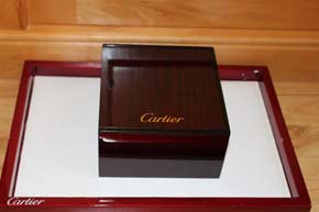 Cartier Edelholz Box mit Klavierlack Bezug für Uhren oder Schmuck 16 x 15 x 9 cm