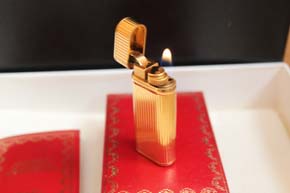 Cartier Feuerzeug in vergoldet mit Faden Guilloche Muster - mit OVP & Papieren