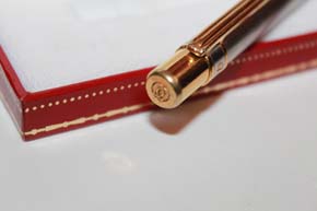 Cartier Stylo Santos Kugelschreiber in silbern satiniert mit Schrauben